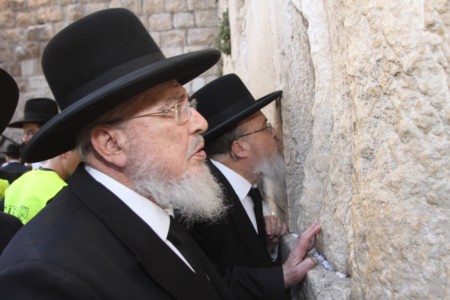 The Distinguished Rabbi, Rabbi Baruch Mordechai Ezrachi, Shlita, visited the Western Wall